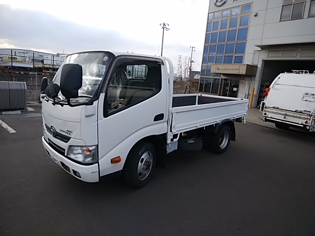 H28年 トヨタ２ｔ４ＷＤ